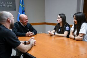 POLÍTICA DE ESTADO EN PUERTO MADRYN: SASTRE SIGUE ACOMPAÑANDO A LOS DEPORTISTAS DE LA CIUDAD