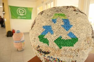 TALLER DE ECONOMÍA CIRCULAR: CREATIVIDAD, RECICLAJE Y SUSTENTABILIDAD