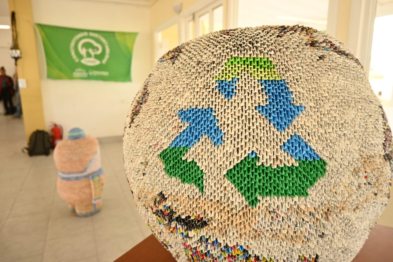 TALLER DE ECONOMÍA CIRCULAR: CREATIVIDAD, RECICLAJE Y SUSTENTABILIDAD