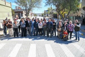 A TRAVÉS DEL PLAN MIXTO DE ADOQUINADO, SE ESTÁ LLEGANDO CON OBRAS A TODOS LOS BARRIOS DE PUERTO MADRYN