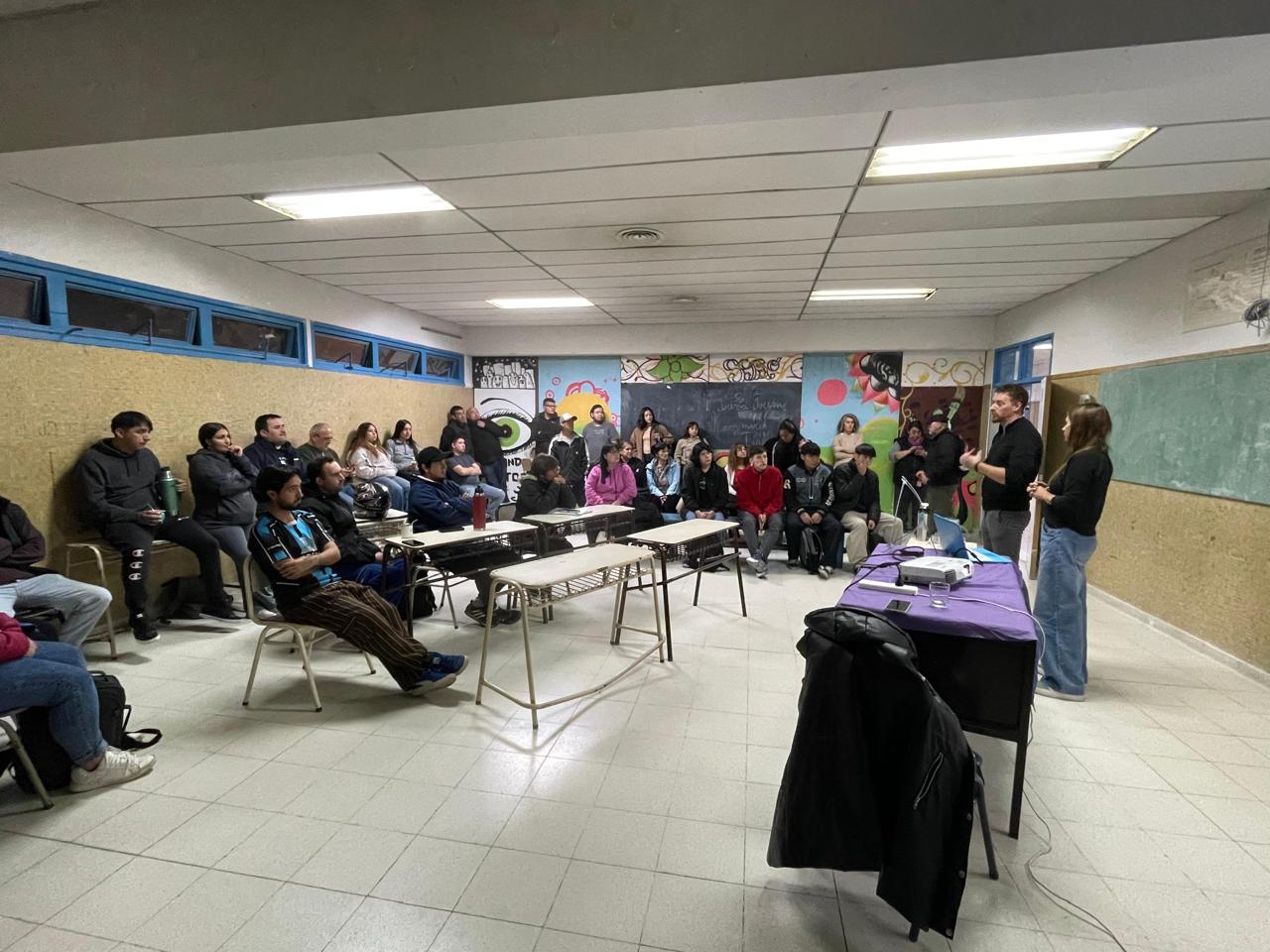 MADRYN CIUDAD UNIVERSITARIA SE ACERCA A LAS ESCUELAS DE JÓVENES Y ADULTOS