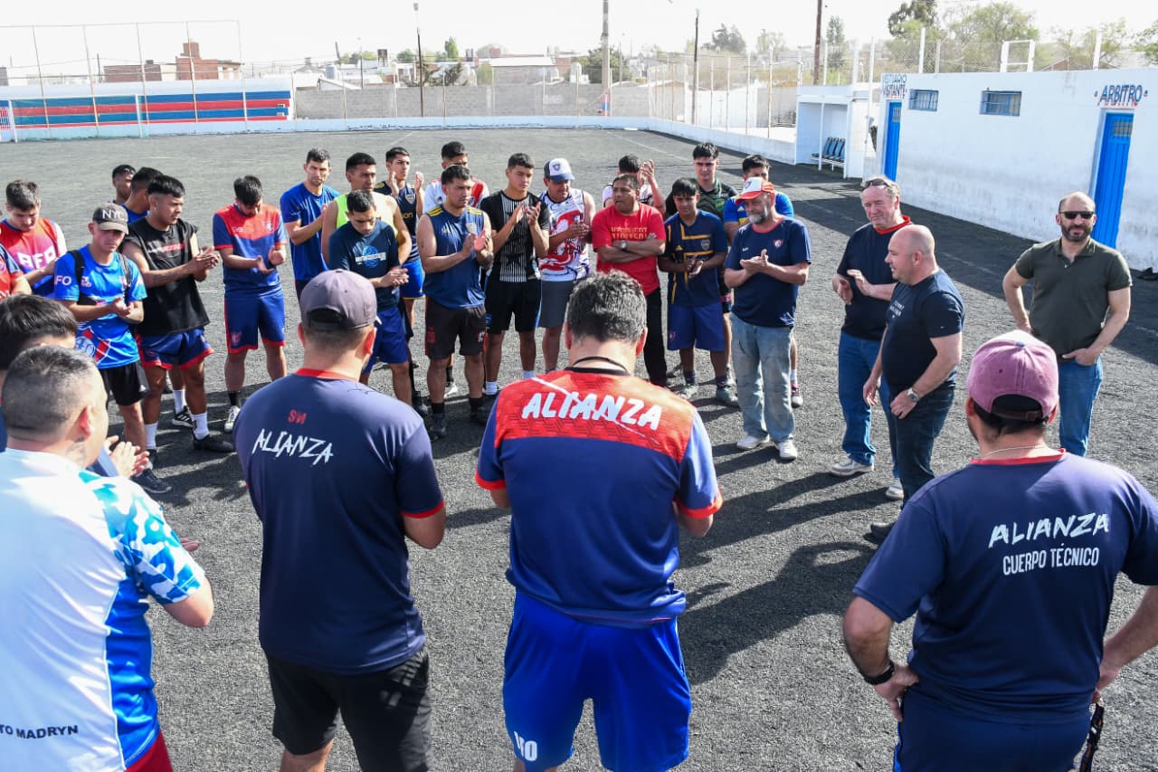 ACOMPAÑAMIENTO A CLUBES MADRYNENSES: EL INTENDENTE ENTREGÓ APORTES AL CLUB SOCIAL Y DEPORTIVO ALIANZA FONTANA OESTE