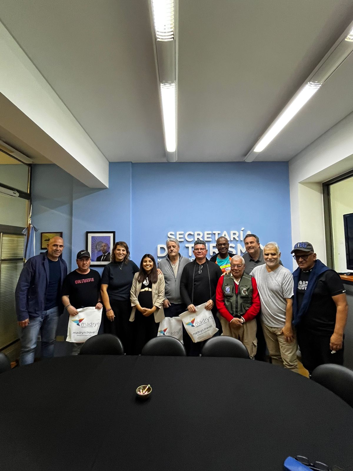 AUTORIDADES E INVITADOS DEL CONGRESO DE PERIODISTAS DEPORTIVOS VISITARON LA MÁS LINDA