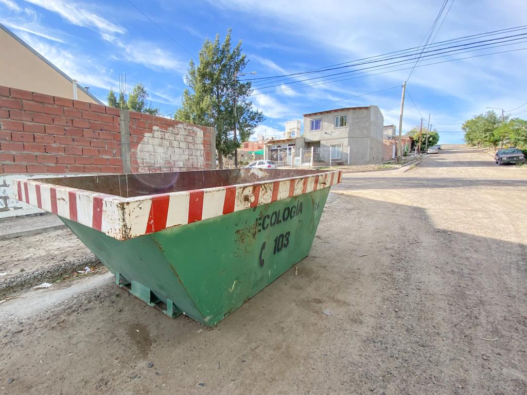 CONTINÚA LA CAMPAÑA DE LIMPIEZA EN DISTINTOS SECTORES DE LA CIUDAD