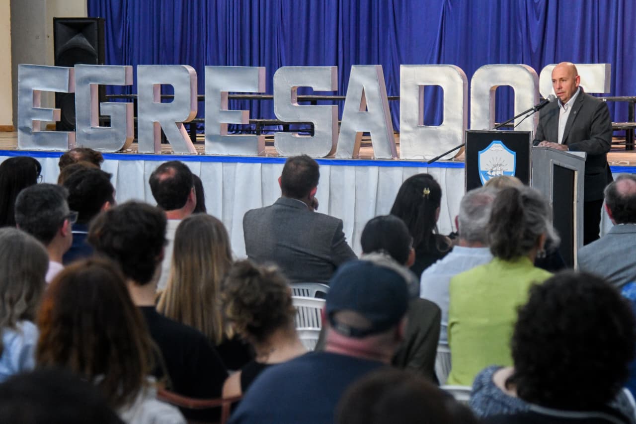 SASTRE ENCABEZÓ EL ACTO DE COLACIÓN DE LA FUNDACIÓN DE ALTOS ESTUDIOS EN CIENCIAS COMERCIALES