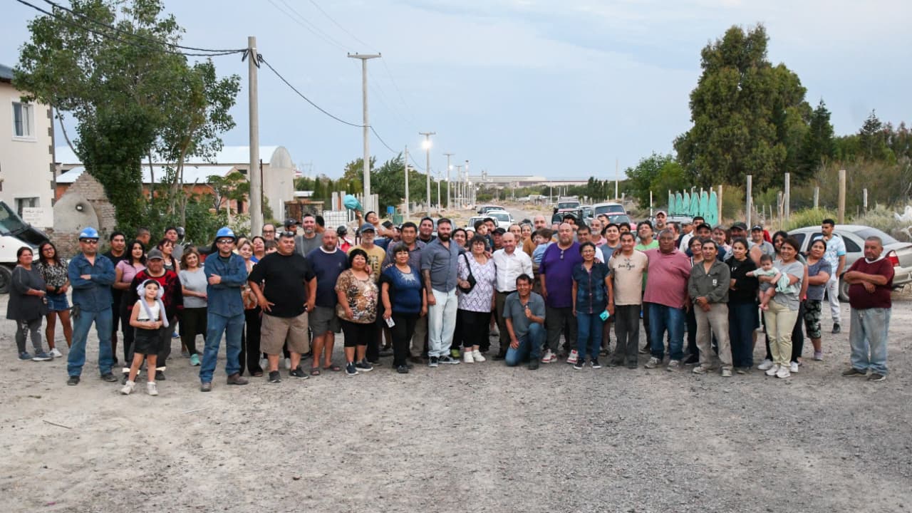 SASTRE INAUGURÓ LA OBRA DE RED DE ENERGÍA ELÉCTRICA EN EL PARQUE AGROFORESTAL