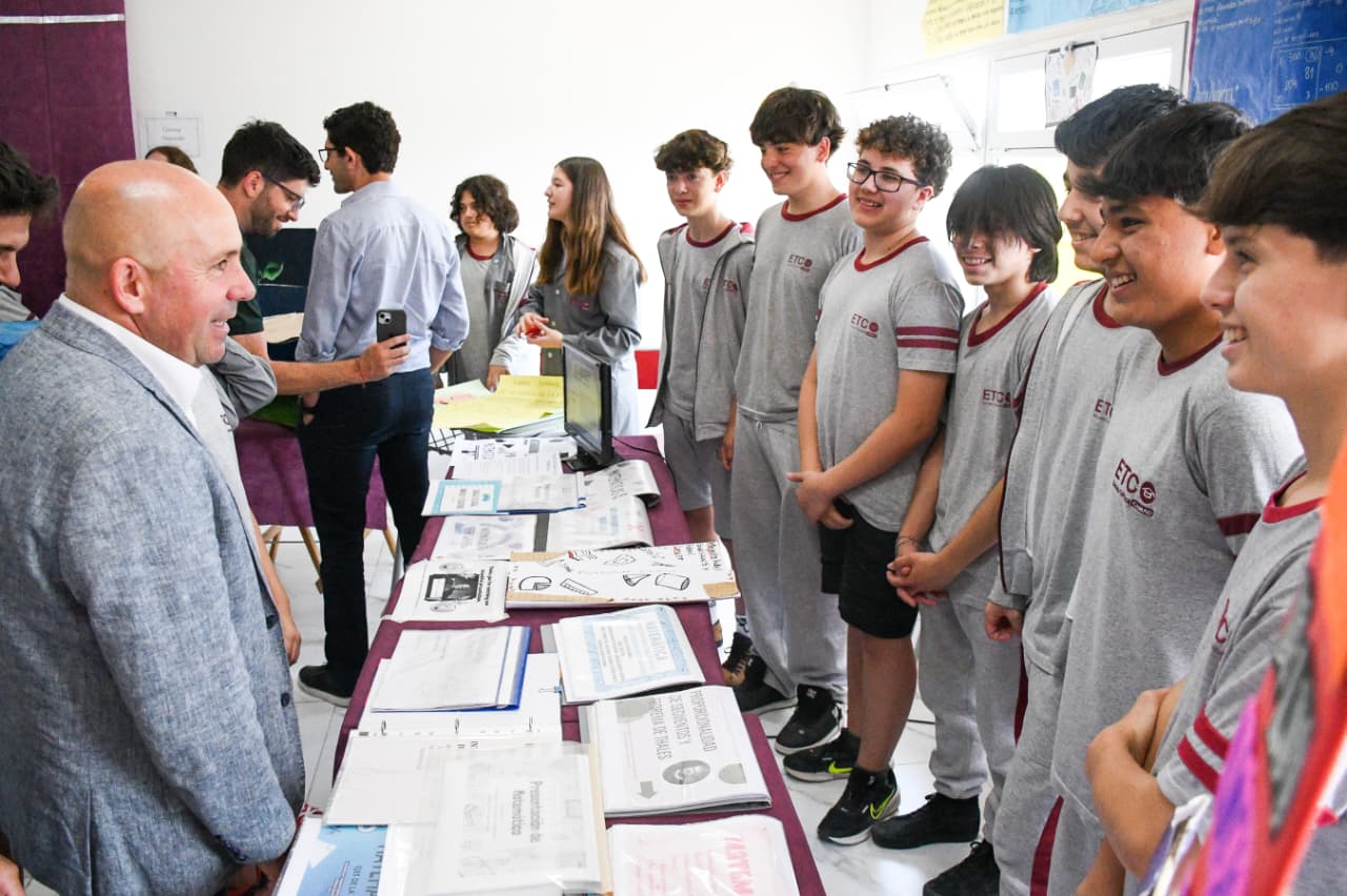 SASTRE VISITÓ LA MUESTRA DE FIN DE AÑO DE LA ESCUELA TÉCNICA DE LA CAMAD