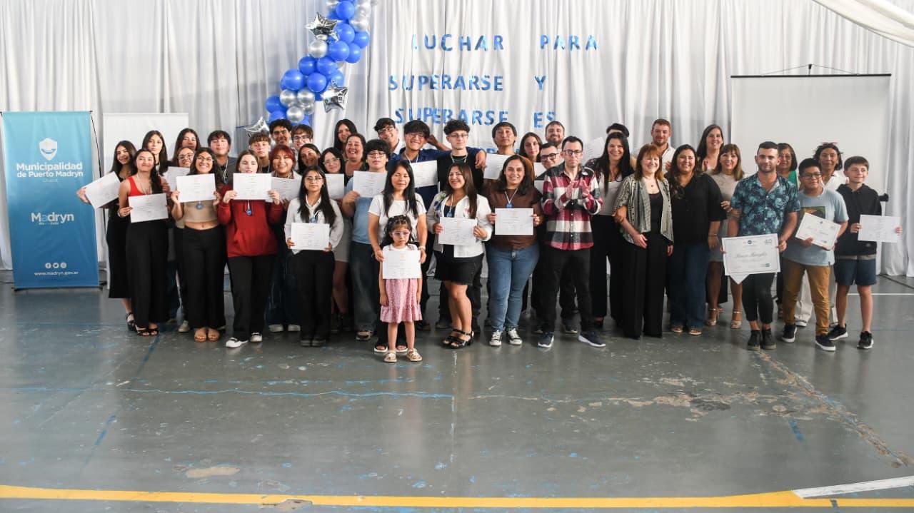 EL INSTITUTO MUNICIPAL DE INGLÉS CELEBRÓ EL CIERRE DEL CICLO LECTIVO 2025