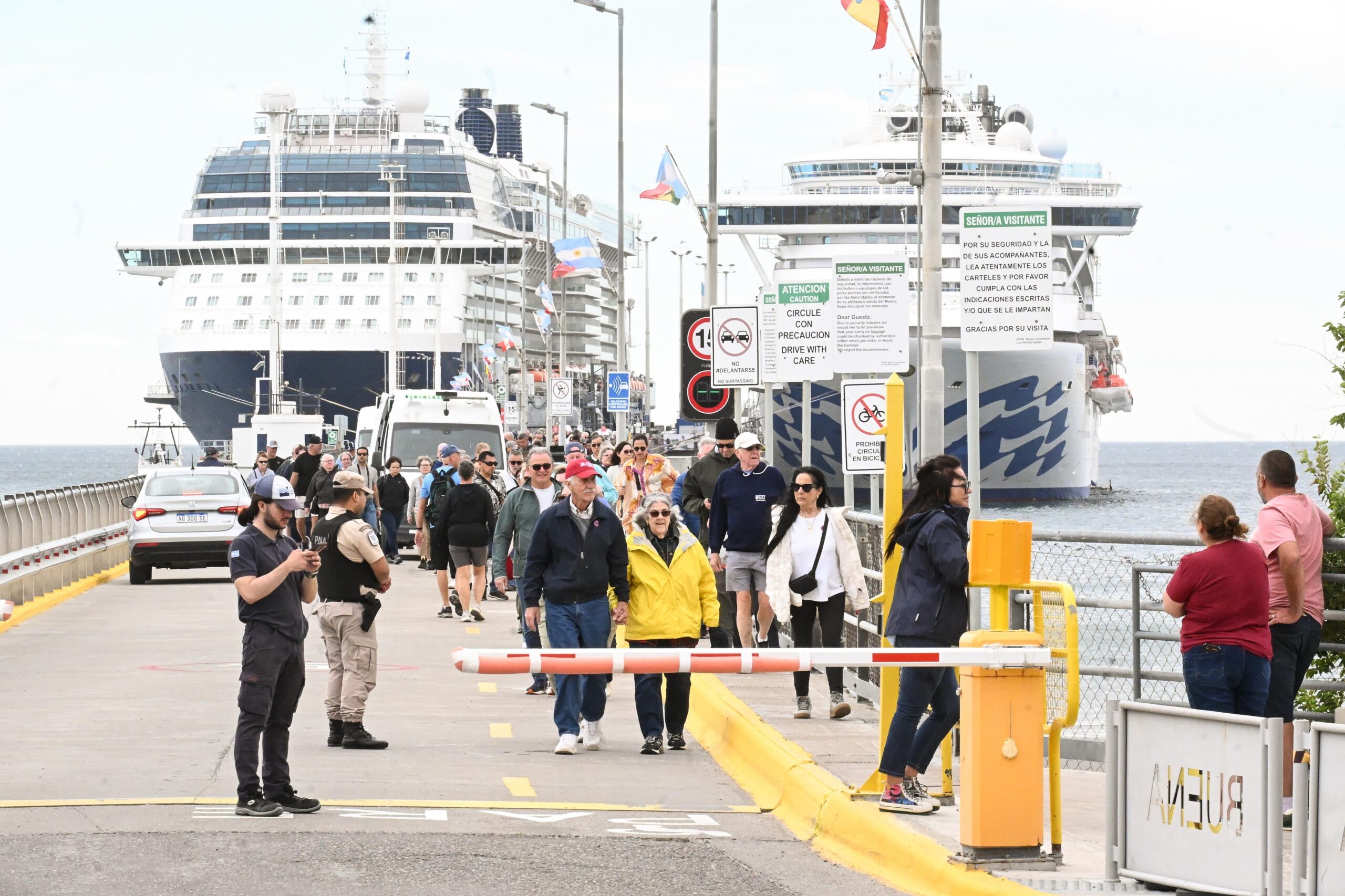 EXCELENTE OPERATORIA MUNICIPAL EN LA RECEPCIÓN DE DOS CRUCEROS EN PUERTO MADRYN