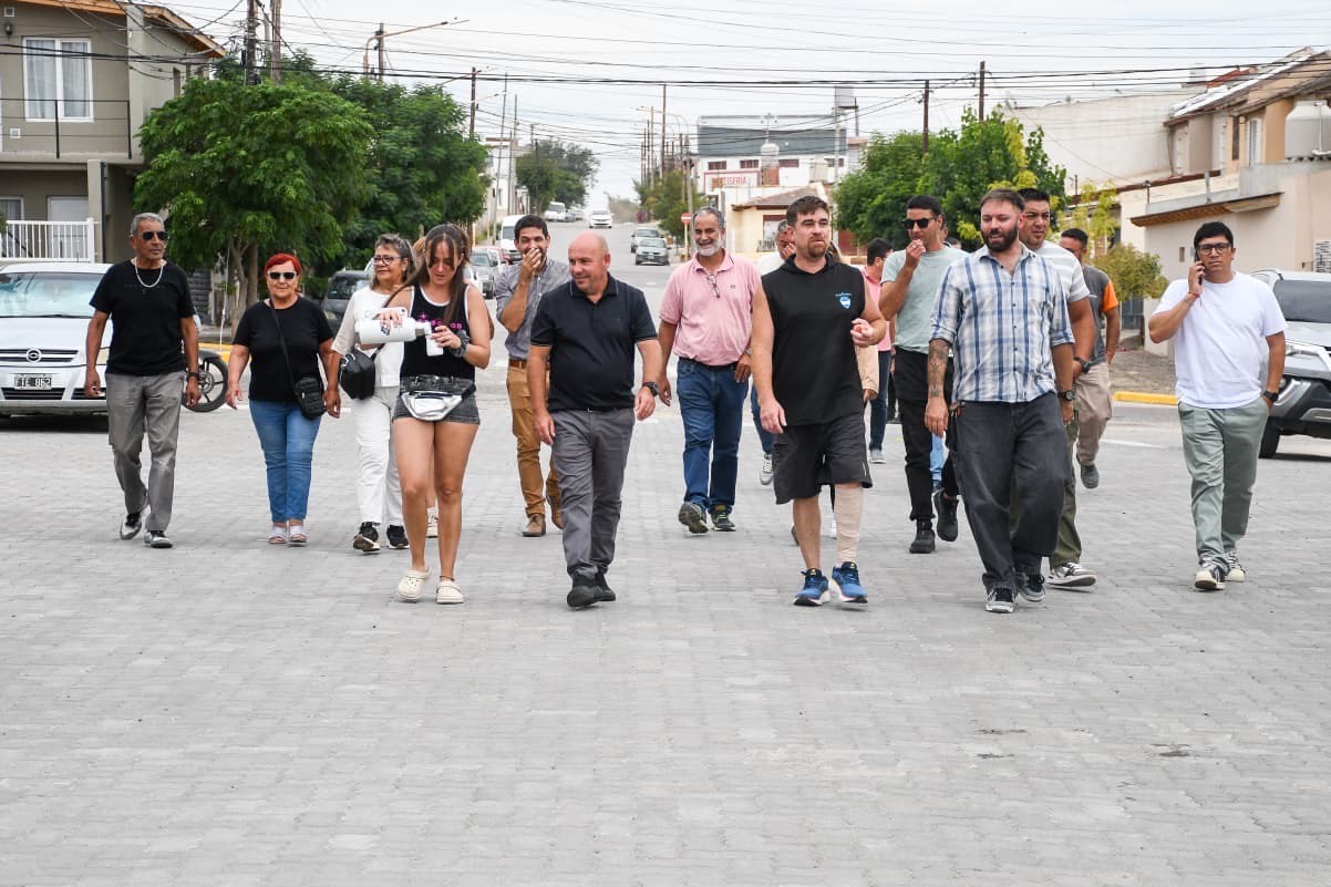 SASTRE: “EL PLAN MIXTO DE ADOQUINADO SIGUE AVANZANDO EN LOS DISTINTOS BARRIOS DE PUERTO MADRYN”