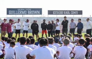 SASTRE VISITÓ LA CLÍNICA DE FÚTBOL DE MARTÍN ROLLE EN EL CLUB SOCIAL Y ATLÉTICO GUILLERMO BROWN