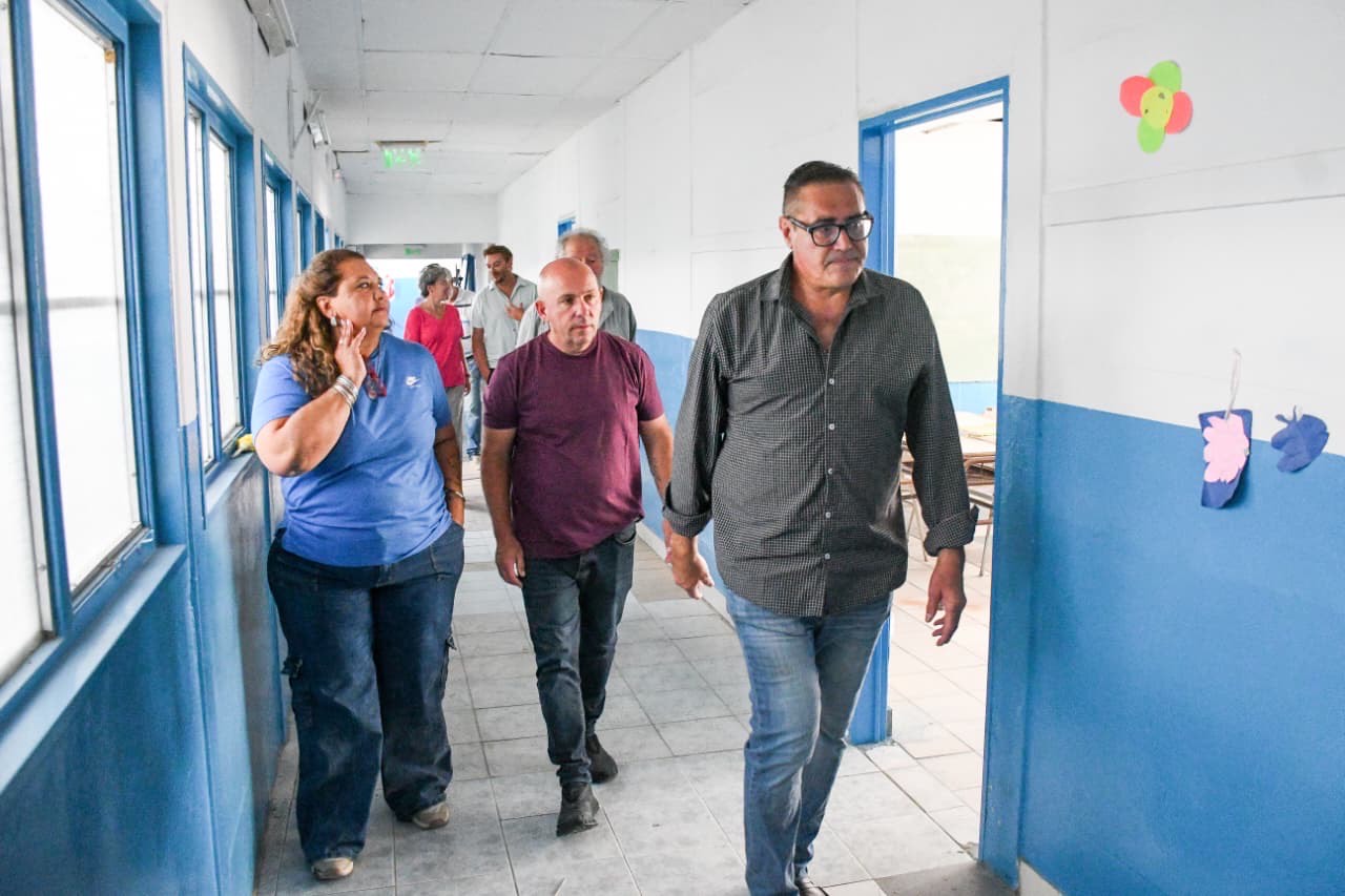 SASTRE SUPERVISÓ LAS OBRAS EN LA ESCUELA MUNICIPAL N° 1