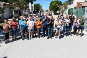 SASTRE INAUGURÓ EL ADOQUINADO EN CALLE MURGA