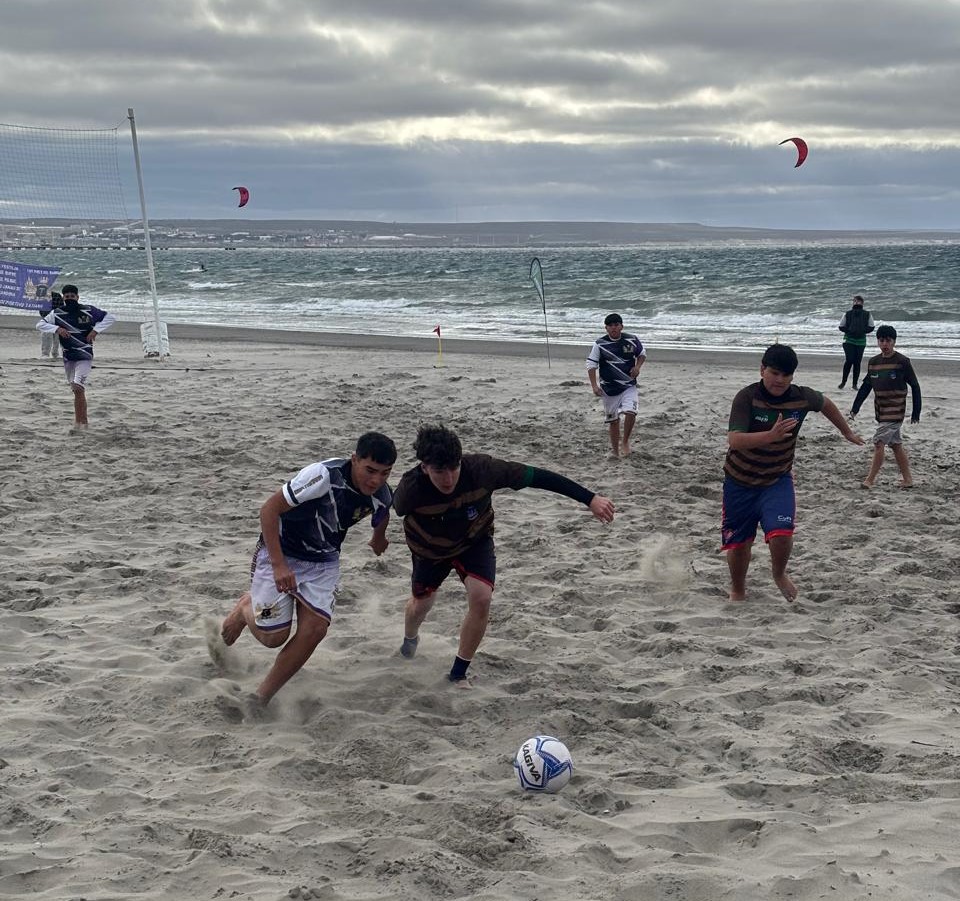 NUEVO TORNEO DE FÚTBOL PLAYA PARA CATEGORÍAS JUVENILES