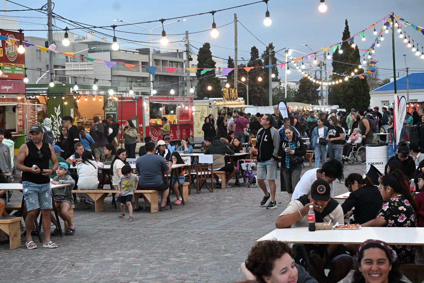 SE ABRE LA CONVOCATORIA A VEHÍCULOS GASTRONÓMICOS PARA DISCO BAJO LAS ESTRELLAS VOLUMEN II Y EL FESTIVAL DE ARTISTAS MADRYNENSES