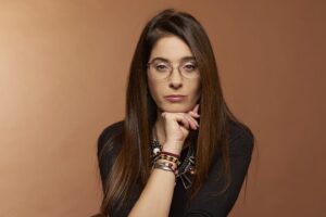 FLORENCIA ETCHEVES CIERRA EL CICLO “VERANO, MAR Y LIBROS” CON CRÍMENES, CINE Y LA COCINA DE FRIDA