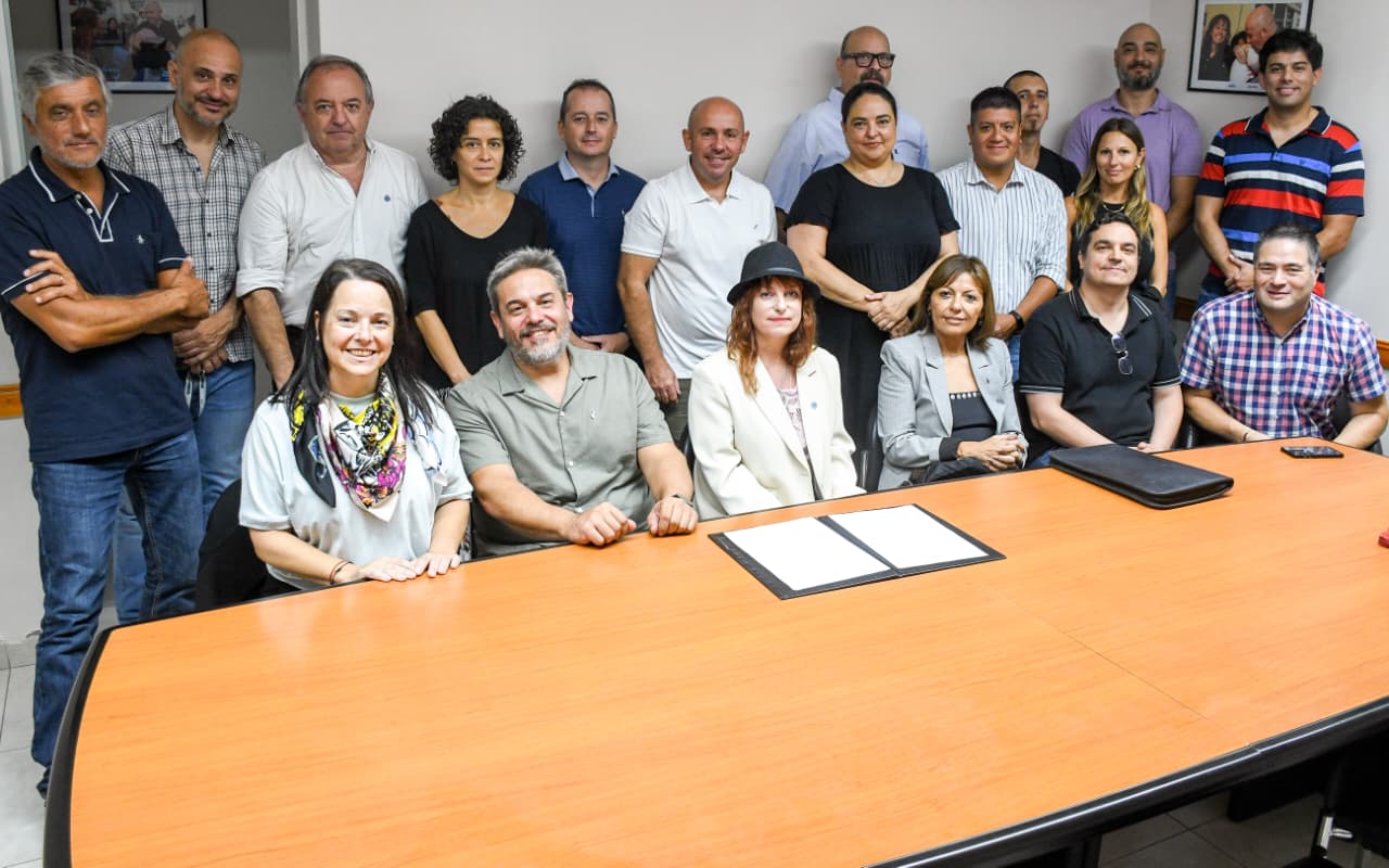 SASTRE FIRMÓ UN ACTA ACUERDO PARA CREAR UNA RED DE TRABAJO INTERINSTITUCIONAL QUE MEJORA LA CALIDAD DE VIDA DE LOS VECINOS