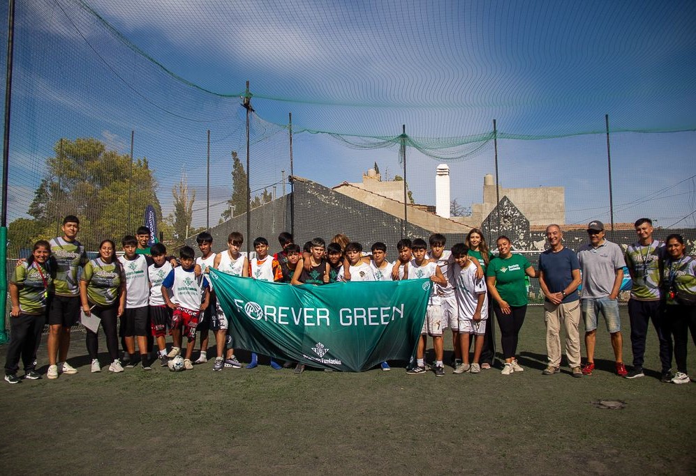 CONTINÚAN LAS ACCIONES DE DEPORTE Y CONCIENCIA AMBIENTAL JUNTO AL CLUB ESPAÑOL REAL BETIS BALOMPIÉ