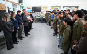 EL INTENDENTE ENTREGÓ LA BECA PARA LA FORMACIÓN SUPERIOR AL MEJOR PROMEDIO DE LA ESCUELA MUNICIPAL DE PESCA “JUAN DEMONTE”