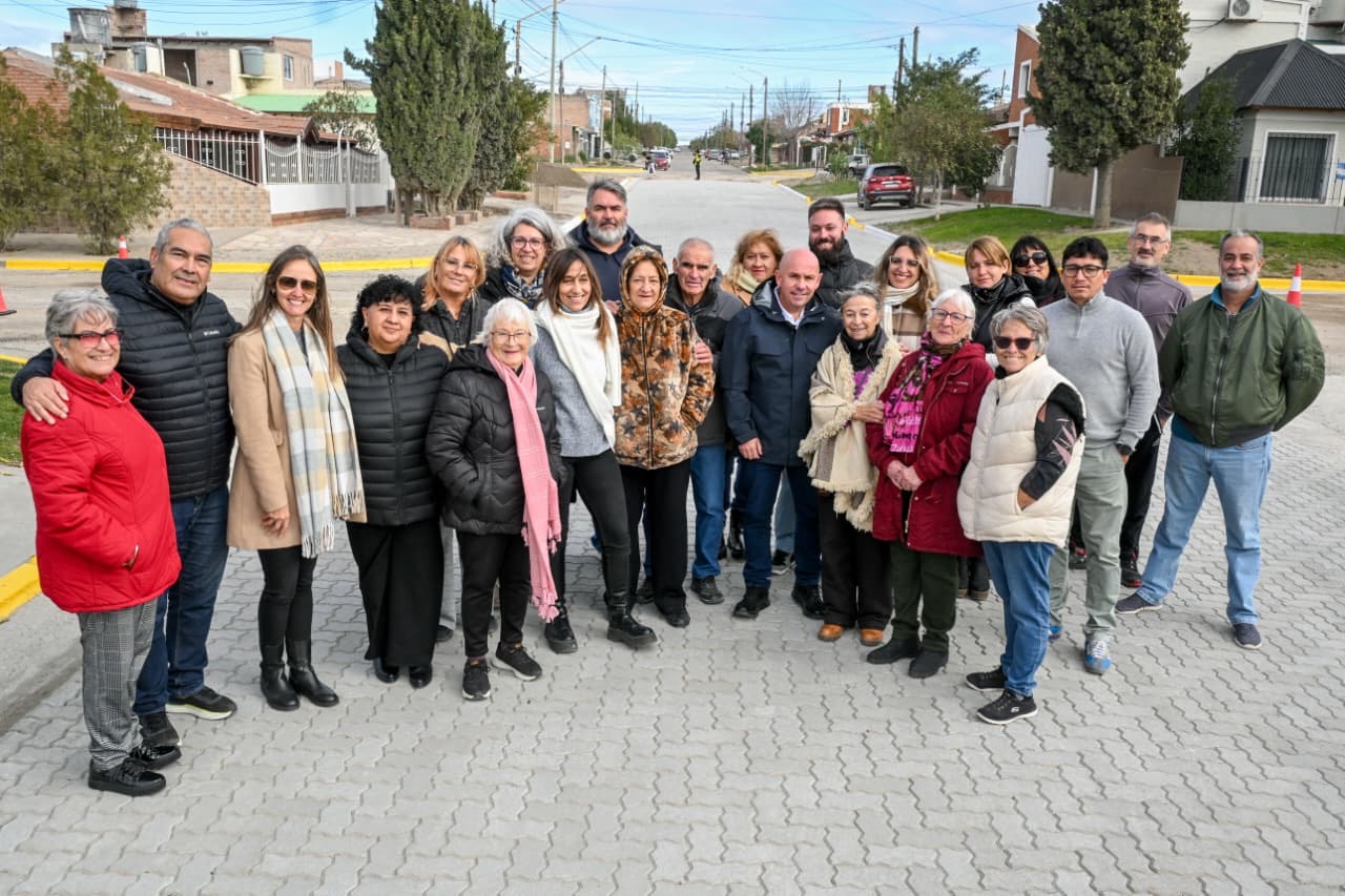 SASTRE: “EL PLAN MIXTO DE ADOQUINADO SIGUE MEJORANDO LA CALIDAD DE VIDA DE LOS MADRYNENSES”