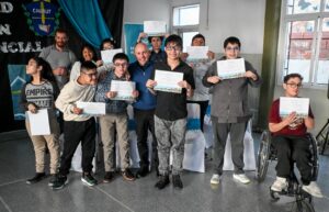 SASTRE ENCABEZÓ EL ACTO DE PROMESA DE LEALTAD A LA CONSTITUCIÓN NACIONAL EN LA ESCUELA N° 528