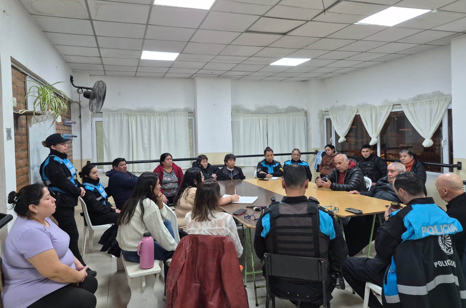 ARTICULAN ACCIONES CON VECINOS DEL BARRIO EL PORVENIR PARA FAVORECER LA CONVIVENCIA
