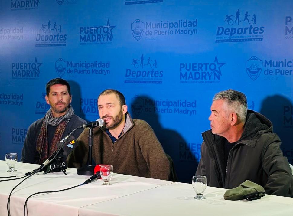 PRESENTARON LA EXPO DEL CICLO «LA CANCHA DE LA MEMORIA»