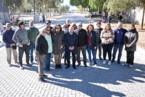 CONTINÚA AVANZANDO EL PLAN MIXTO: SASTRE INAUGURÓ EL ADOQUINADO DE GUTYN EBRILL
