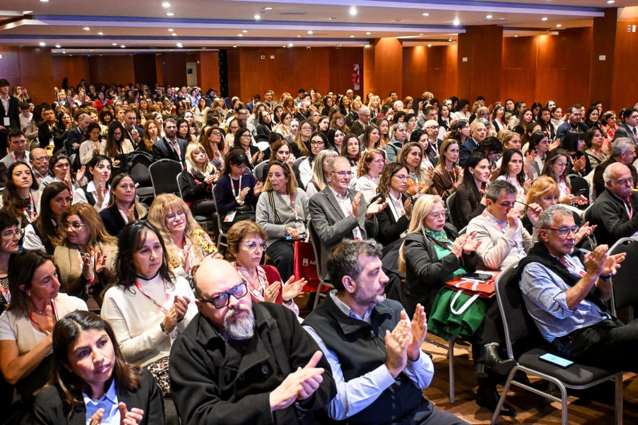 SASTRE ABRIÓ EN MADRYN EL XVI CONGRESO DE ENDOCRINOLOGÍA