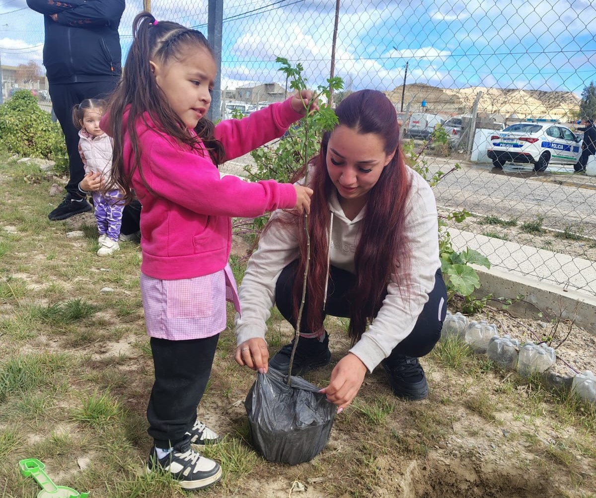 LOS CENTROS DE PRIMERA INFANCIA CELEBRARON EL DÍA DEL ÁRBOL
