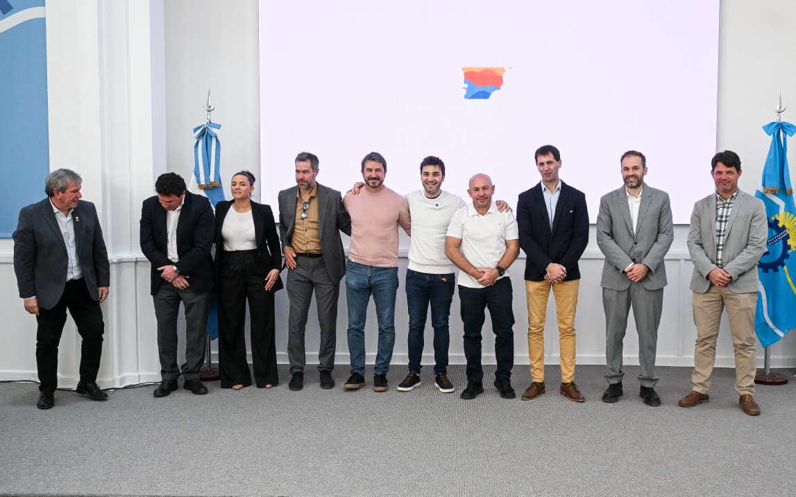 SASTRE PARTICIPÓ EN RAWSON DE LA FIRMA DE CONVENIOS PARA FORTALECER LOS PARQUES INDUSTRIALES
